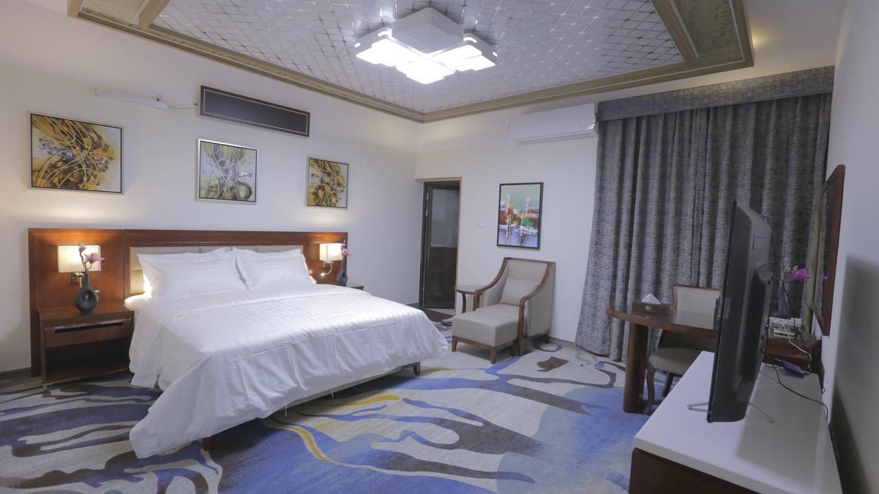 Niyaf Hotel Appartments Khamis Mushait Exteriör bild